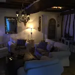 Les Agapanthes Bed & Breakfast