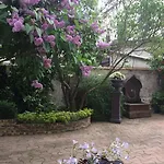 Les Agapanthes Bed & Breakfast 3*