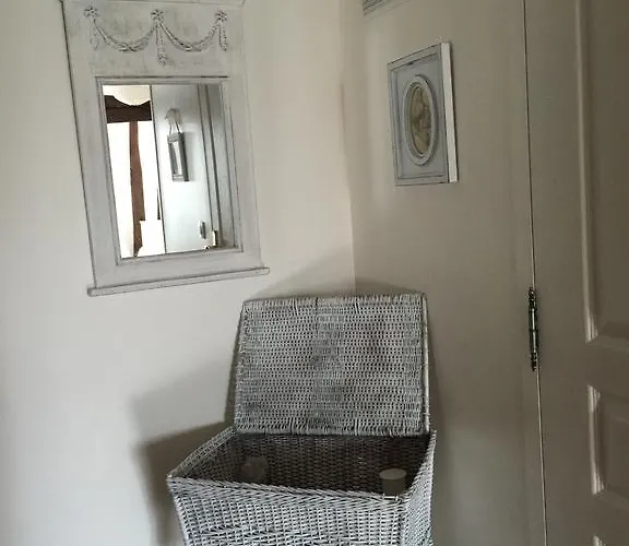 Les Agapanthes Bed & Breakfast