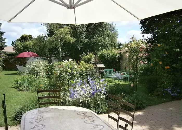 Les Agapanthes Bed & Breakfast Gasny