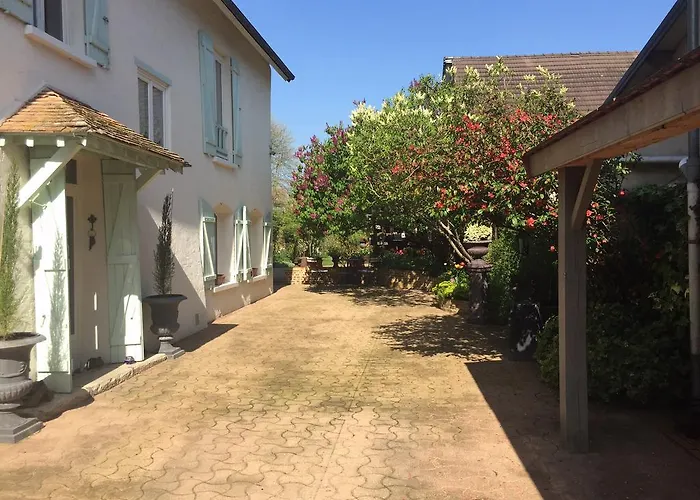 Les Agapanthes Bed & Breakfast 3*