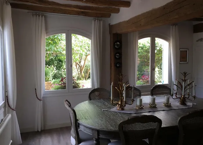 Les Agapanthes Bed & Breakfast Gasny